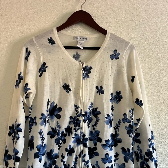 Rebecca Malone Blue and White Floral Zip Up Sweater Size Medium - Picture 2 of 8